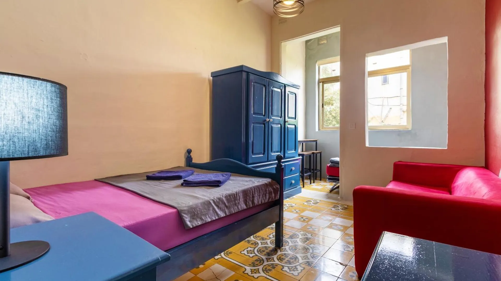 Quiet Twin Room With Private Bathroom Sliema