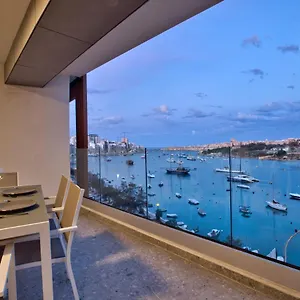 Sea Front Spacious Valletta Views Sliema