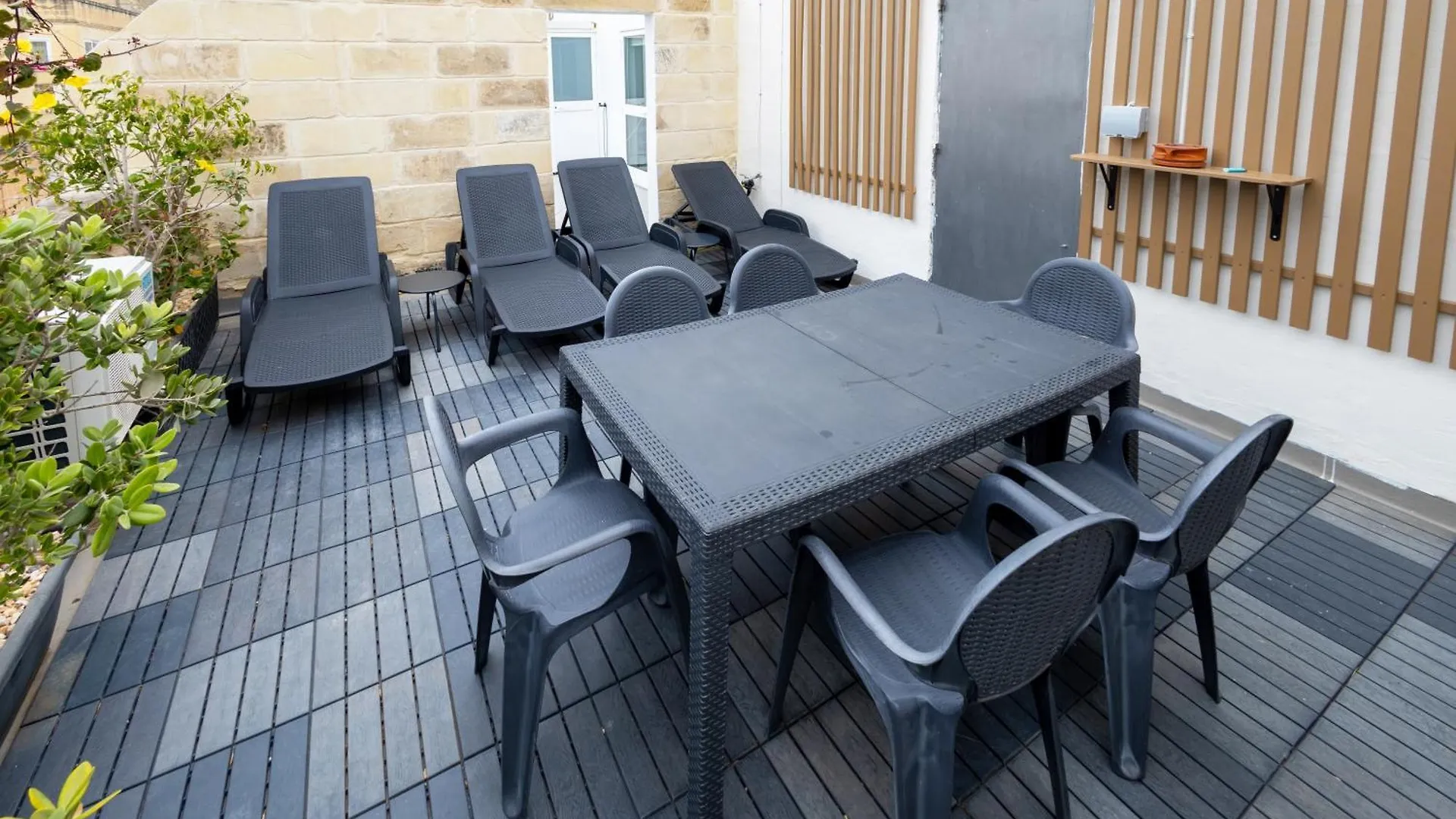Penzion Quiet Twin Room With Private Bathroom Sliema Malta
